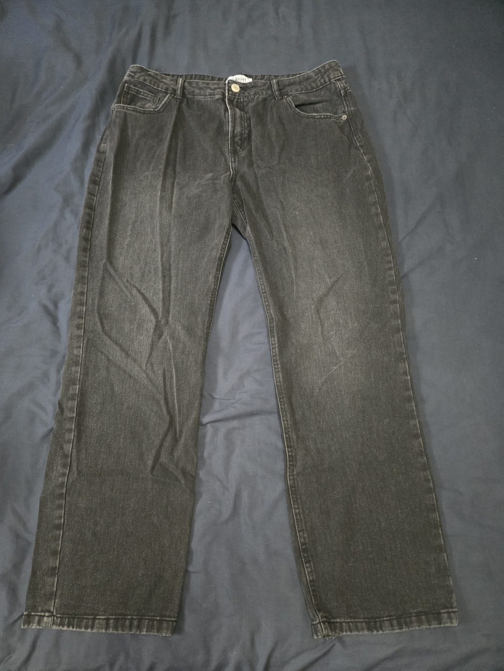 refuge Men's Washed Black Straight Jeans
